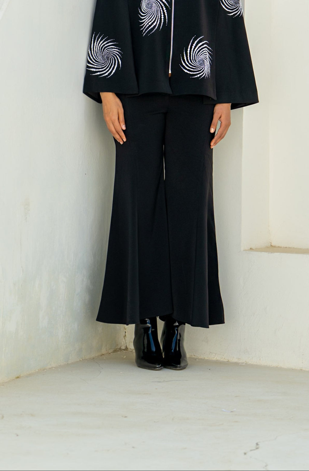 Black Eclipse Spiral Cape Set