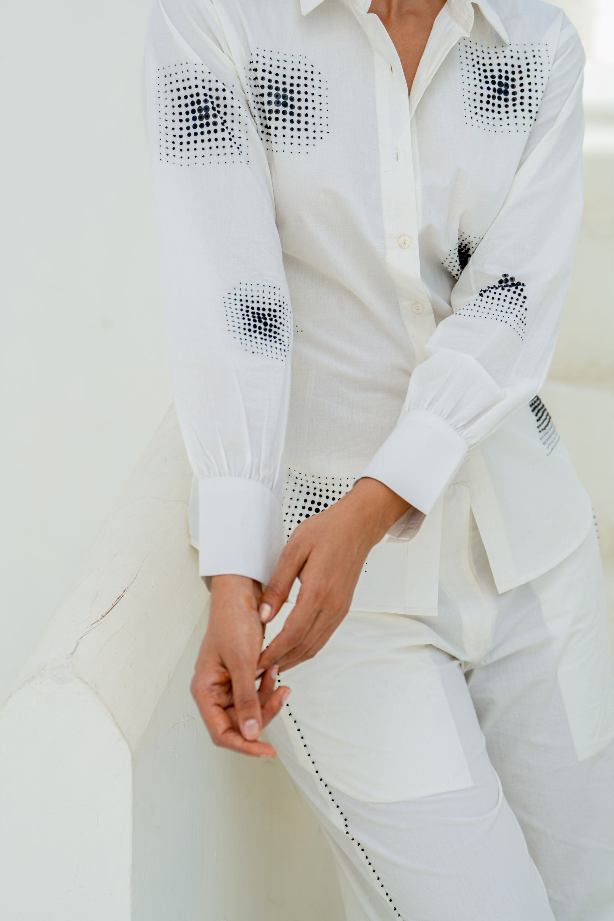 White Geometric Gradation Shirt